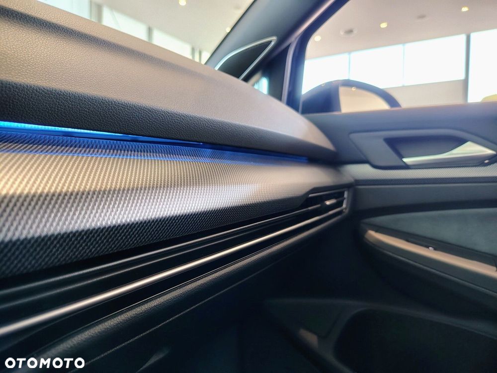 Volkswagen Golf - 21