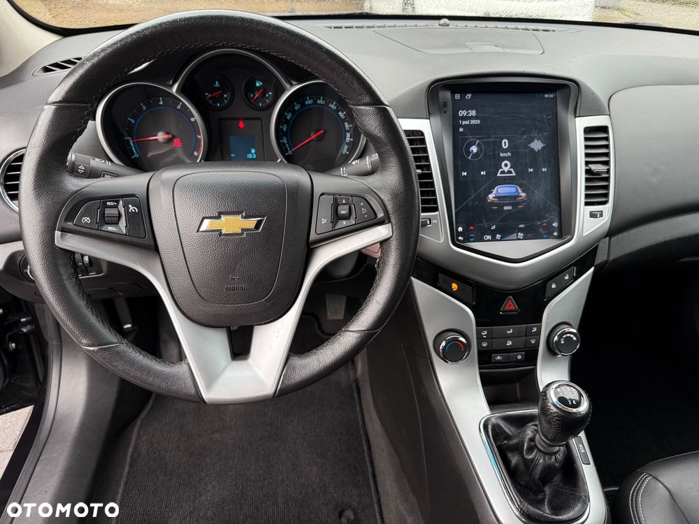 Chevrolet Cruze 1.8 LS+ - 21
