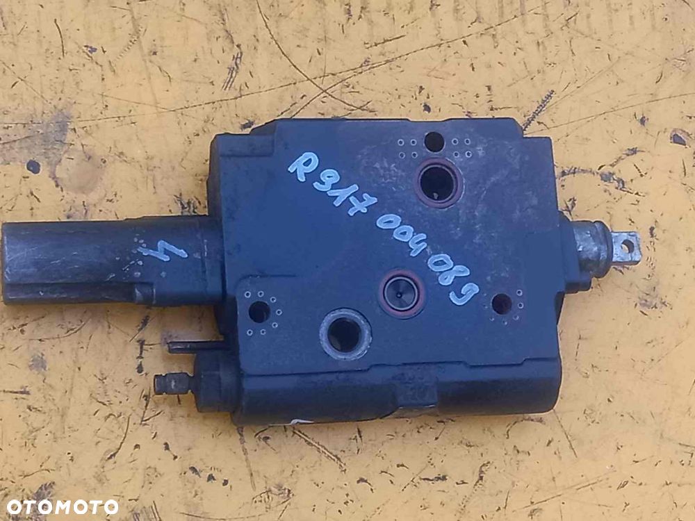 Rozdzielacz sekcja New Holland T7.230 - 8