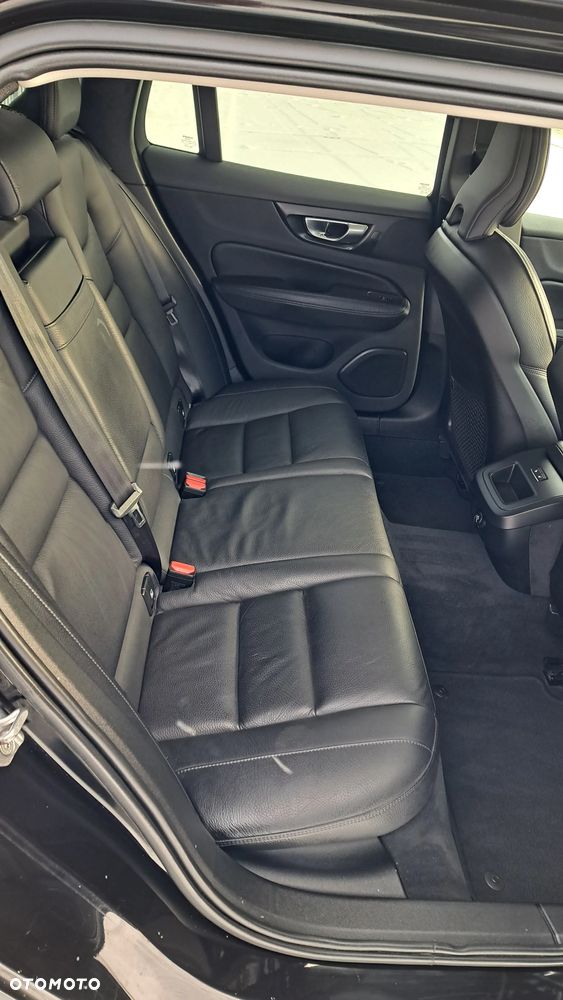 Volvo V60 D4 AWD Geartronic Momentum - 11