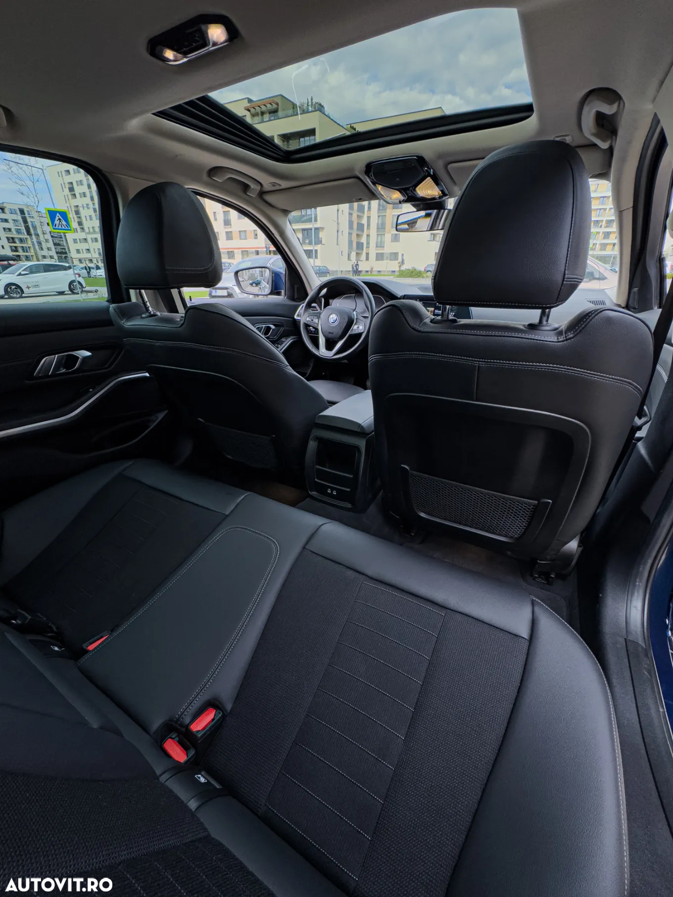 BMW Seria 3 320i AT - 14