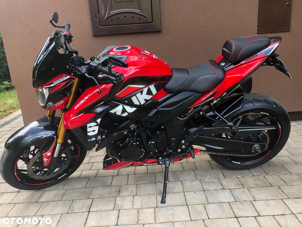 Suzuki GSX - 1