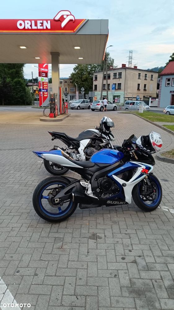 Suzuki GSX-R - 1