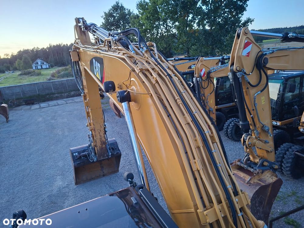 Caterpillar CAT 323 FL - 12