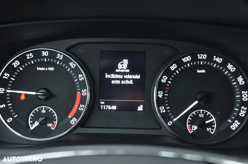 Skoda Octavia Combi 2.0 TDI (Green tec) DSG Style - 18