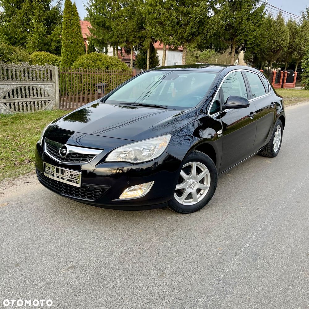 Opel Astra 1.4 Turbo Exklusiv - 1