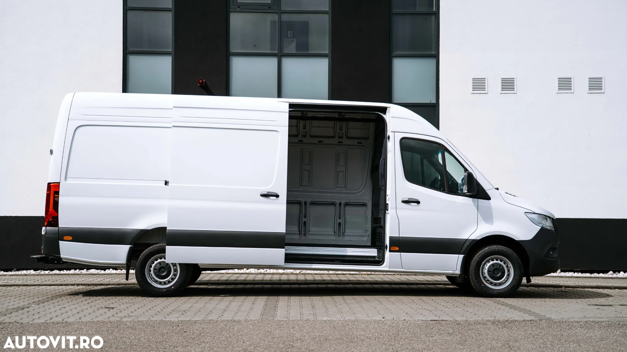 Mercedes-Benz Sprinter - 4