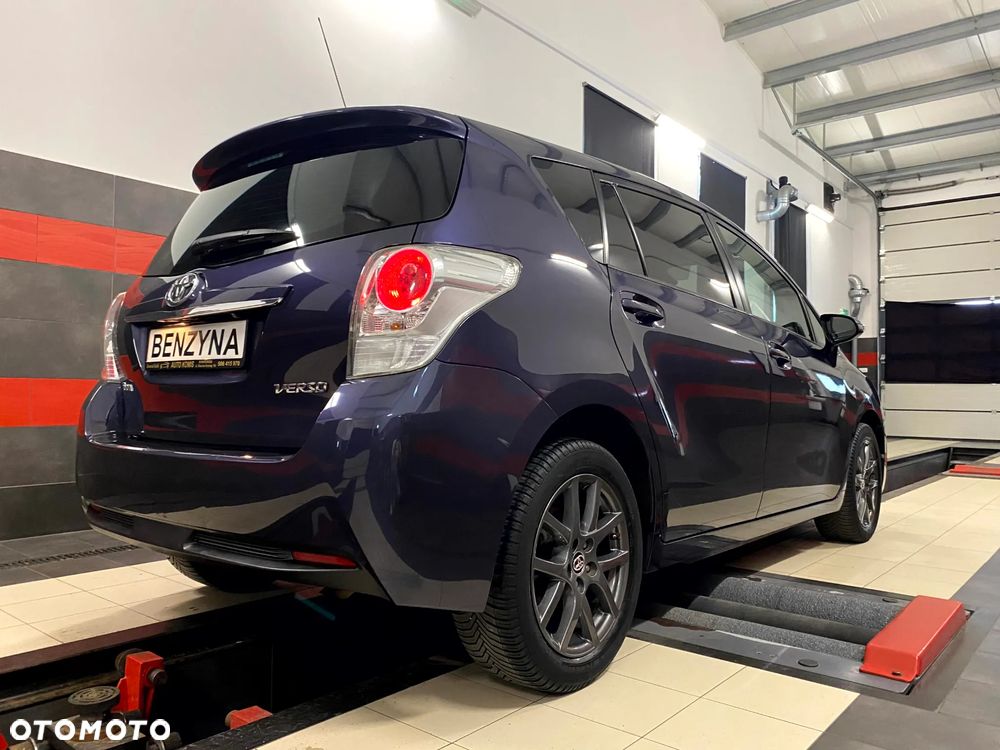 Toyota Verso 1.8 Premium - 11