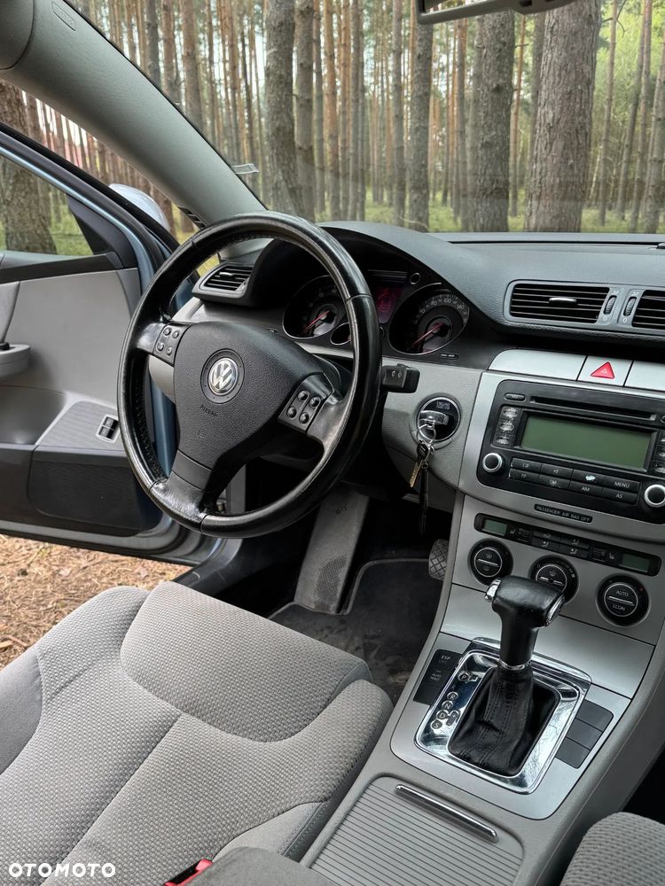 Volkswagen Passat 1.6 FSI Automatik Comfortline - 18