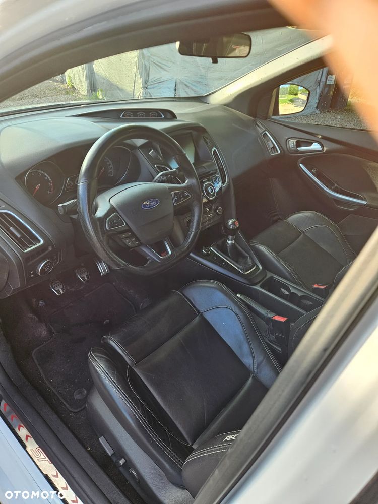 Ford Focus 2.0 EcoBoost ST - 6