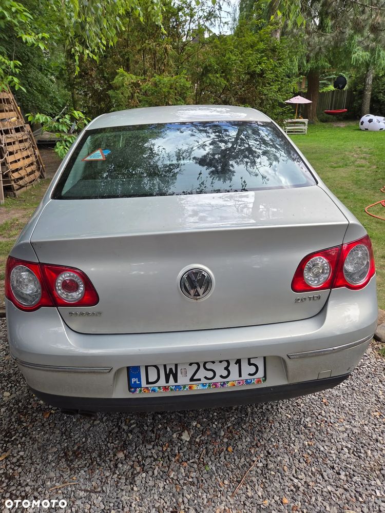 Volkswagen Passat 2.0 TDI Comfortline - 4