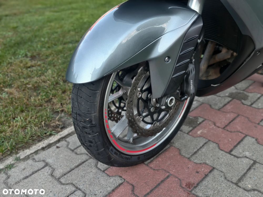 Kawasaki GTR - 28