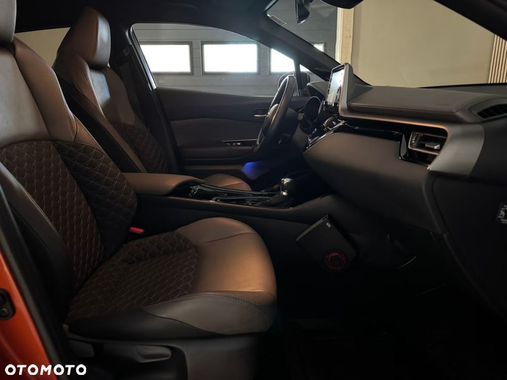 Toyota C-HR 2.0 Lounge - 11