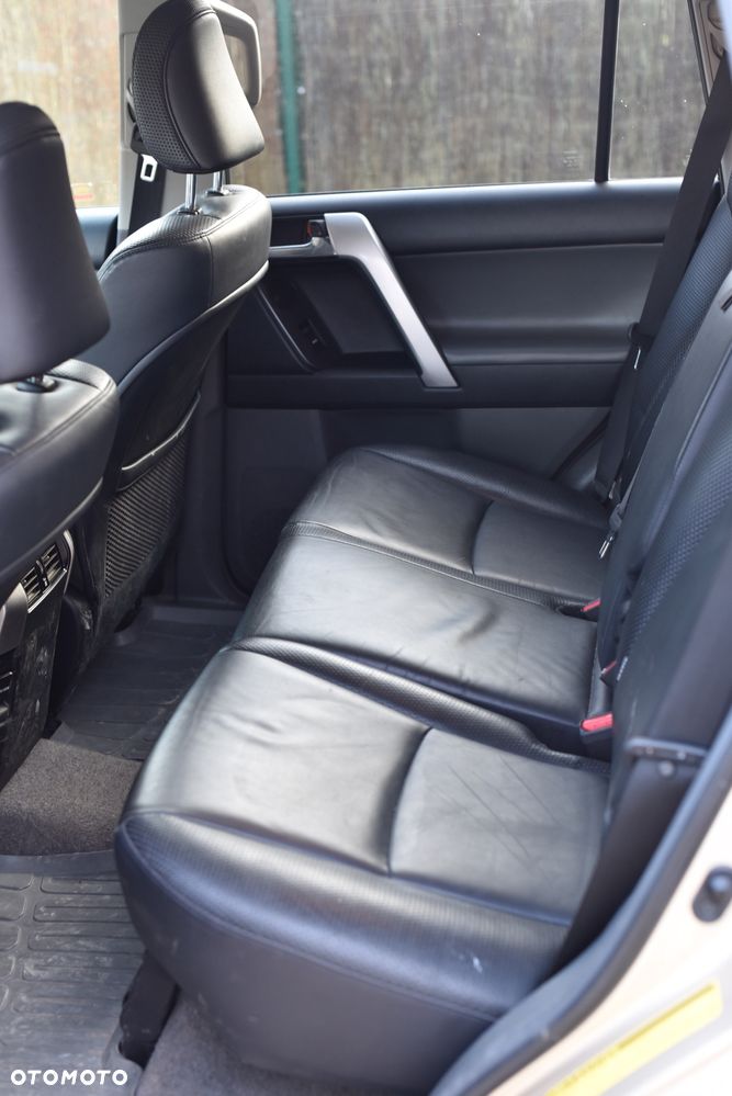 Toyota Land Cruiser LC 3.0 D-4D Prestige - 11