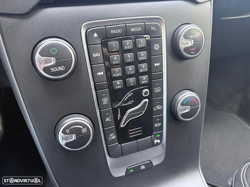 Volvo V40 1.5 T3 Sport Edition Plus Geartronic - 46