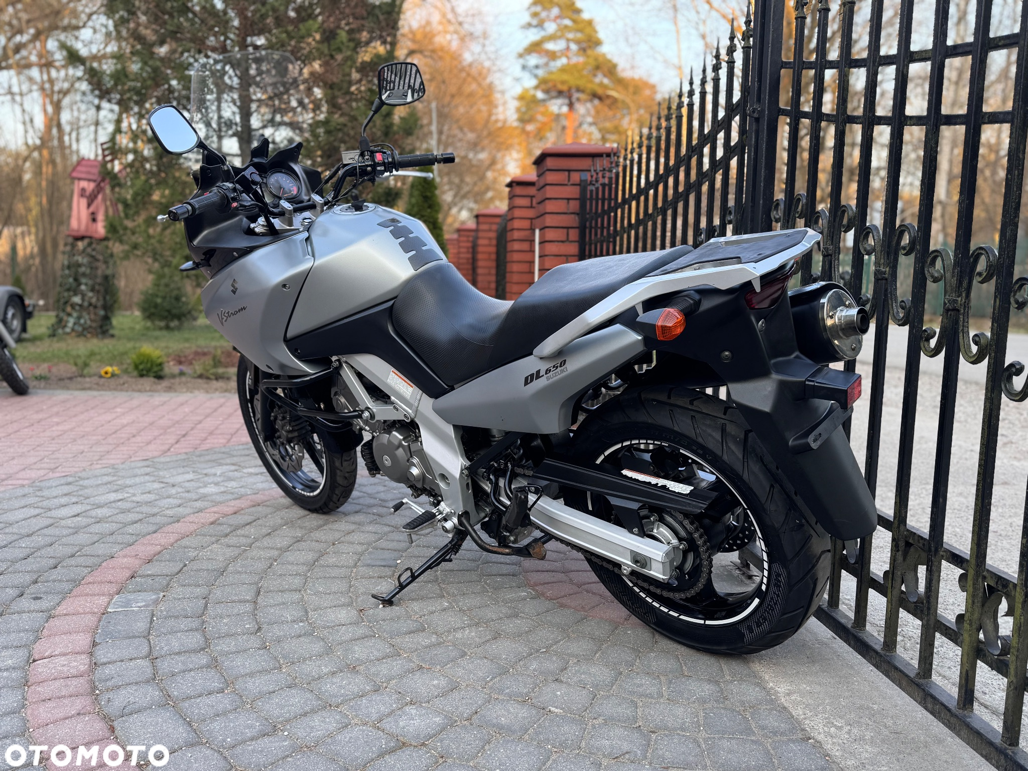 Suzuki DL - 8