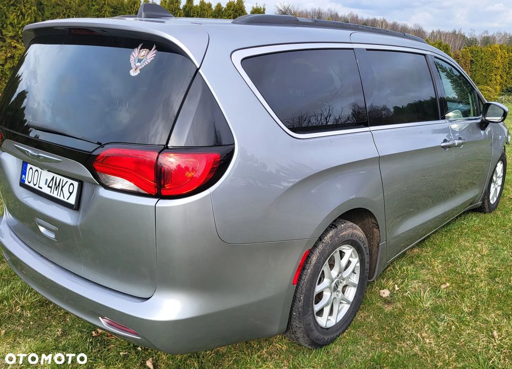 Chrysler Pacifica - 2