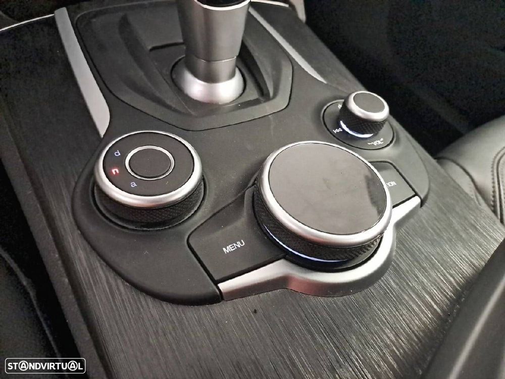 Alfa Romeo Stelvio 2.2 D B-Tech AT8 Q4 - 22