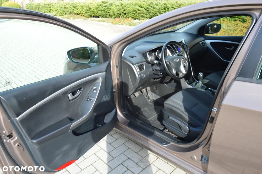 Hyundai i30 1.6 Comfort - 10