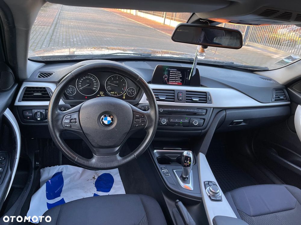 BMW Seria 3 318d Blue Performance Modern Line - 8