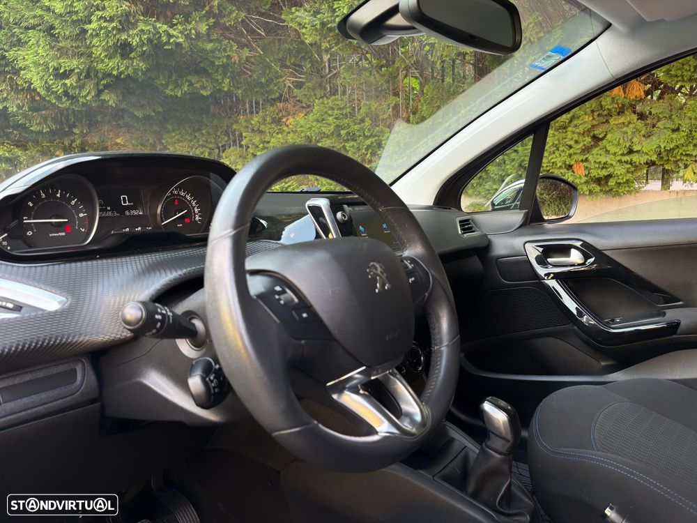 Peugeot 208 1.2 PureTech Style - 20