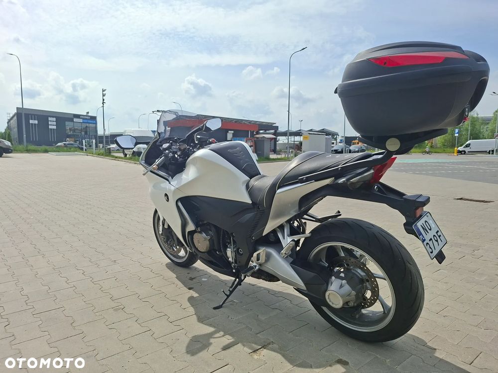Honda VFR - 4