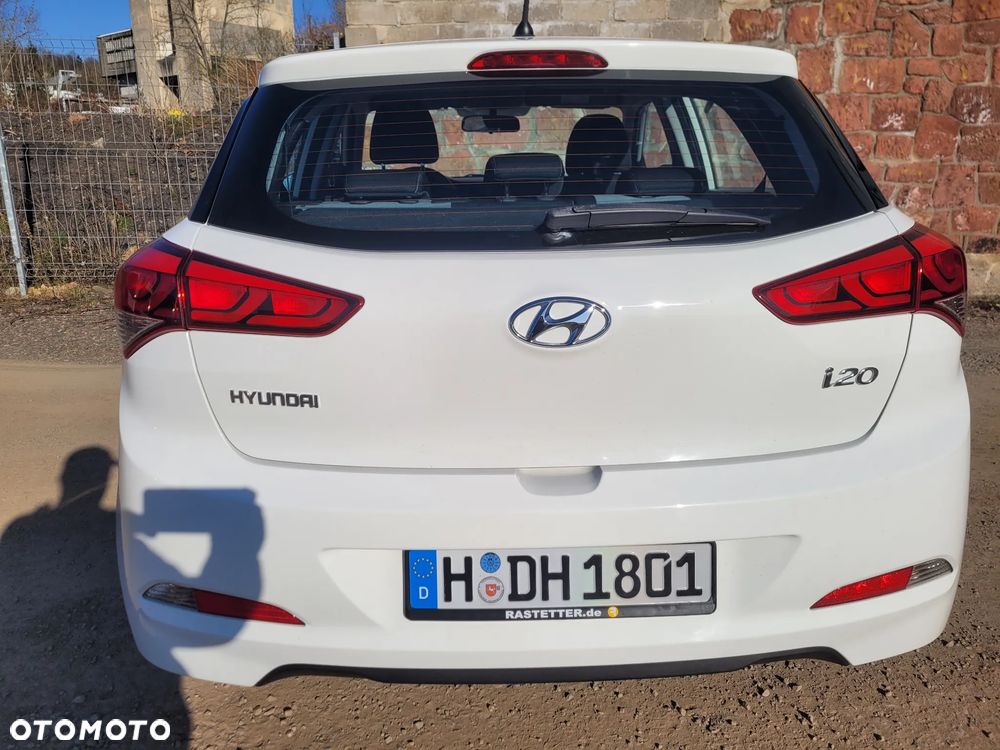 Hyundai i20 blue 1.2 Classic - 10