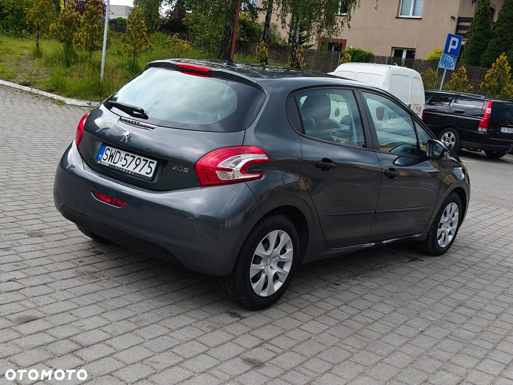 Peugeot 208 1.2 PureTech Style - 12