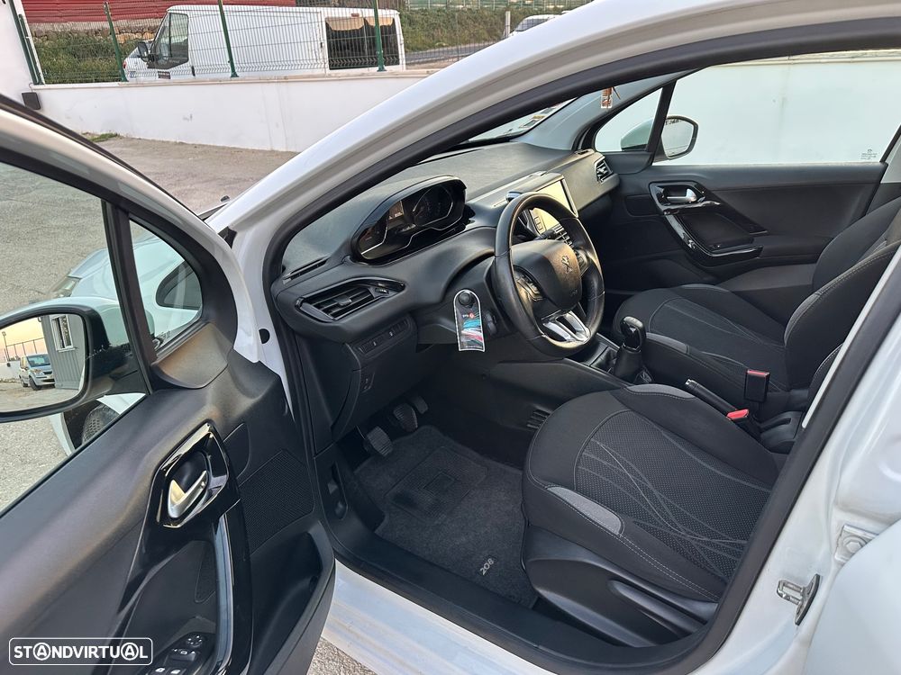 Peugeot 208 1.4 HDi Active - 24