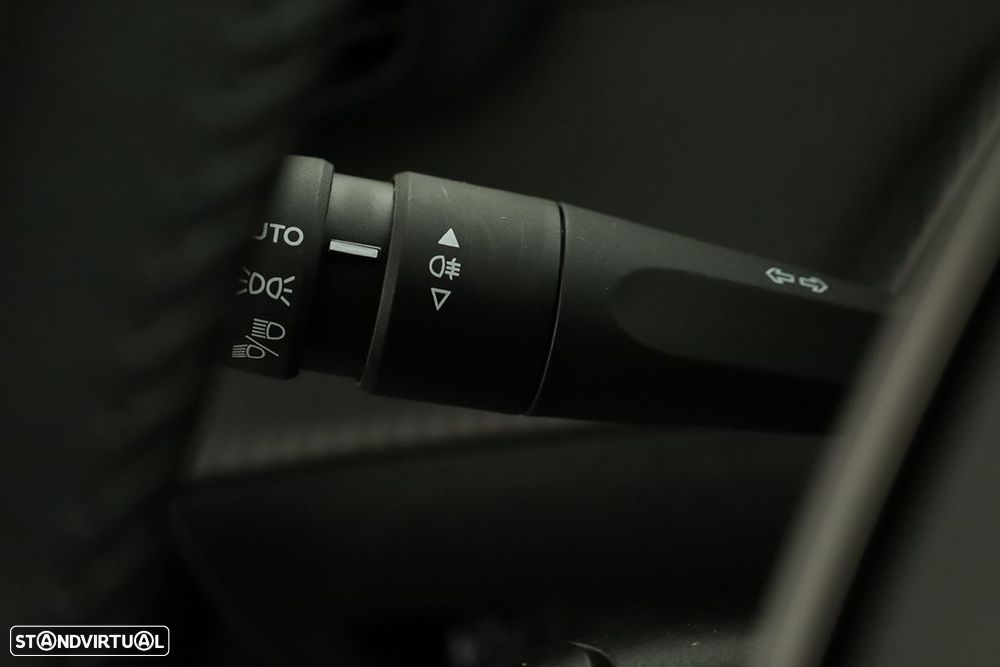 Peugeot 2008 1.2 PureTech Allure - 17