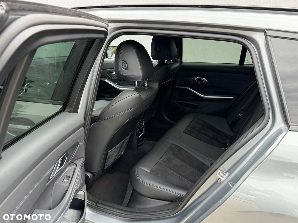 BMW Seria 3 320d xDrive M Sport sport - 12