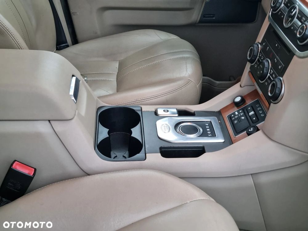 Land Rover Discovery 3.0 Si6 HSE Luxury - 36