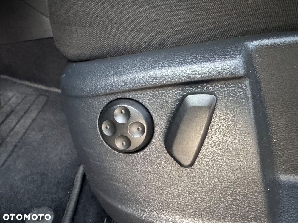 Volkswagen Sharan - 22