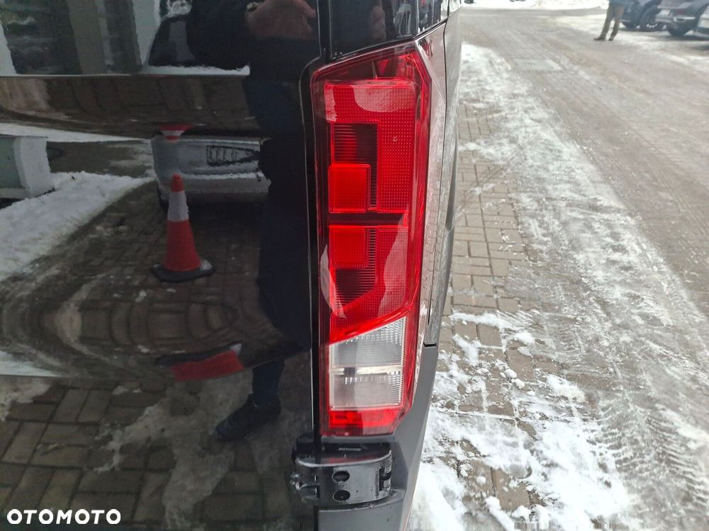 Volkswagen Crafter Furgon 4490 - 12