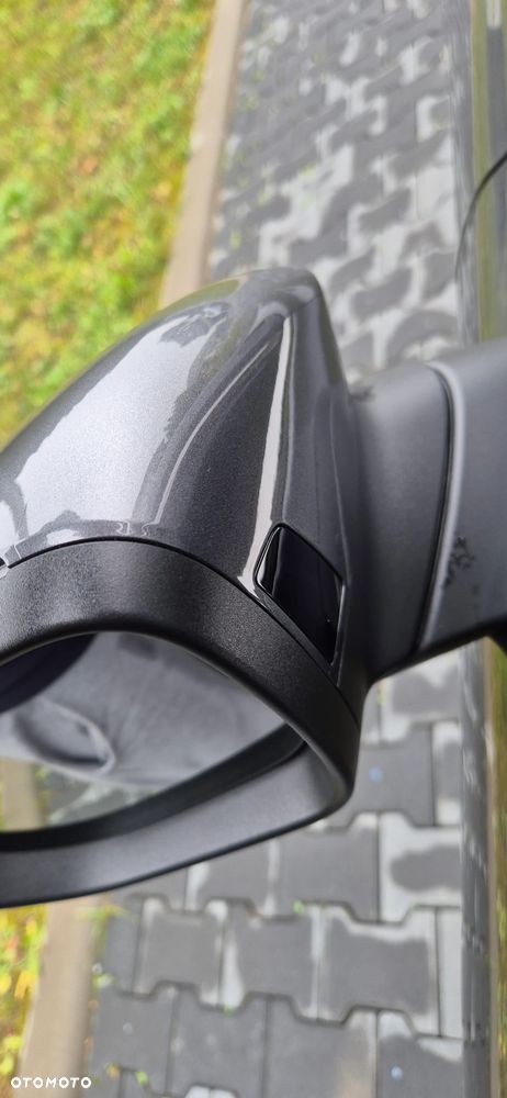 Volkswagen Passat - 11