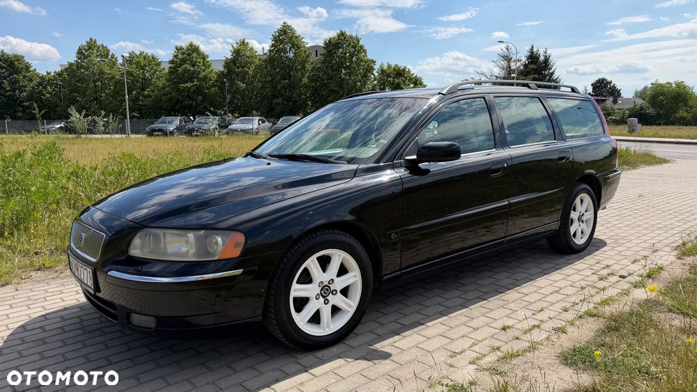 Volvo V70 2.4 Momentum - 1