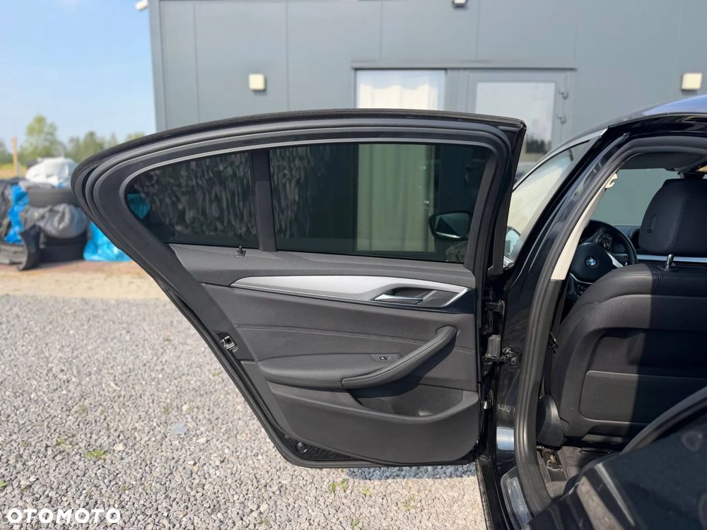 BMW Seria 5 520i - 21