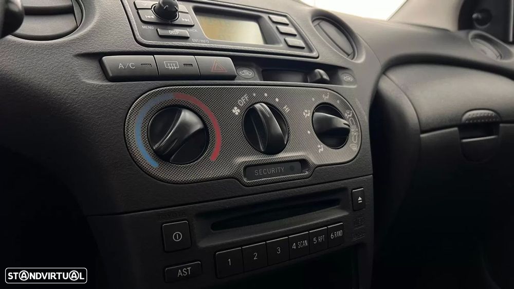 Toyota Yaris 1.0 Sol AC - 17