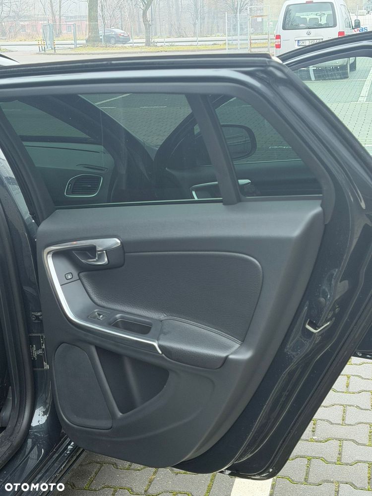 Volvo V60 D2 Edition - 13