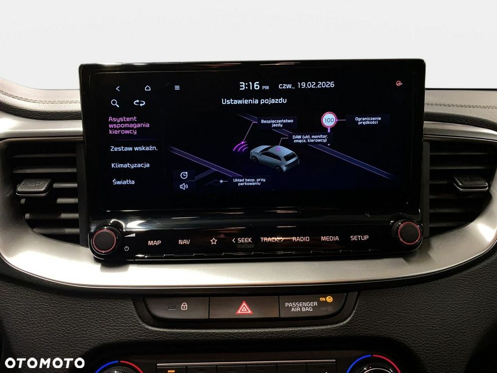 Kia Ceed - 27