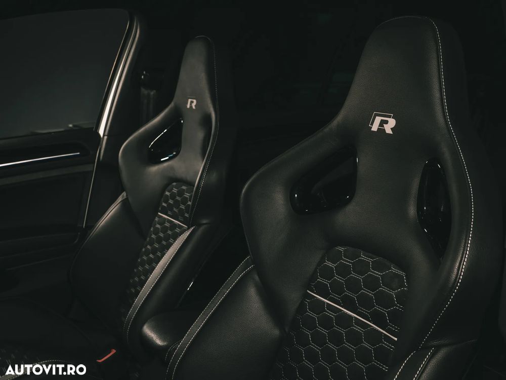 Volkswagen Golf - 8
