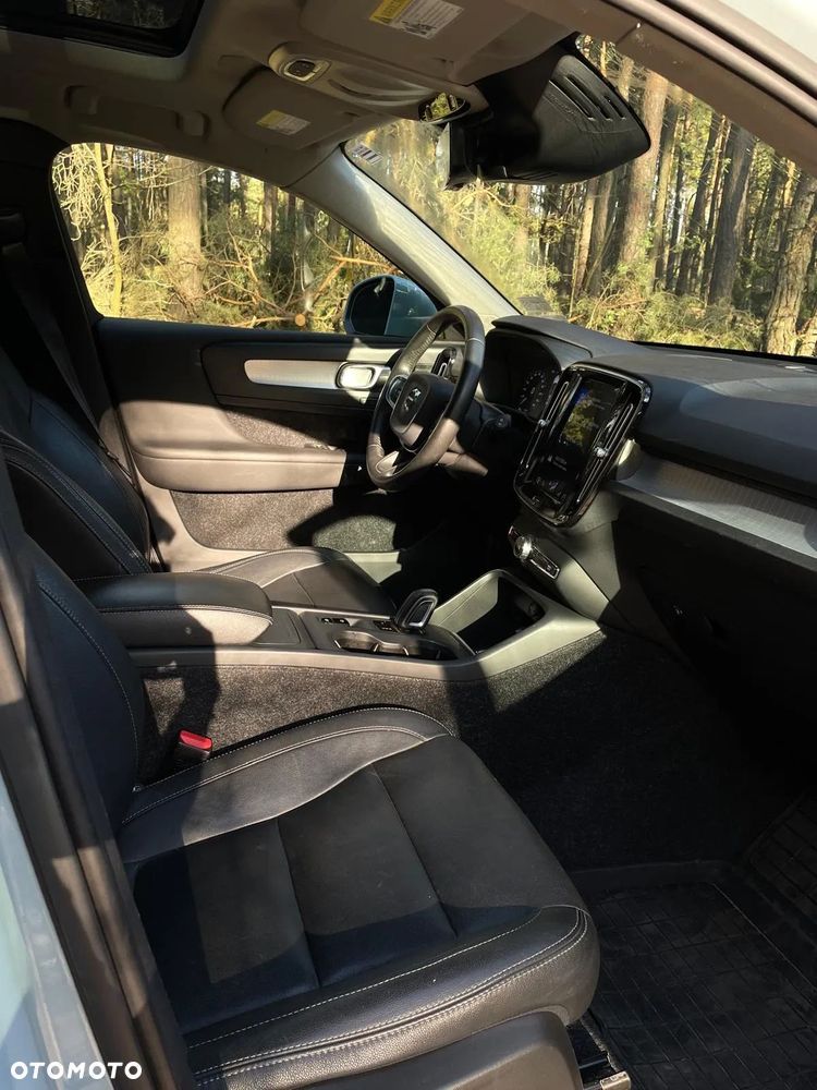 Volvo XC 40 T5 AWD Momentum - 9