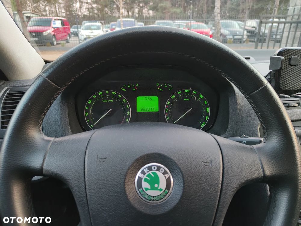 Skoda Octavia 1.6 Elegance - 9