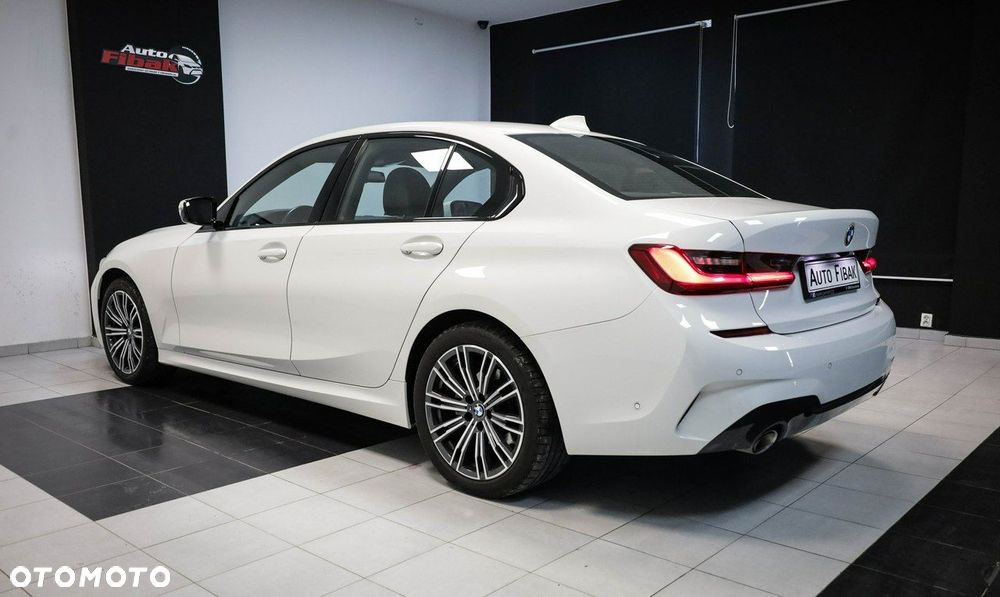 BMW Seria 3 320d M Sport sport - 13