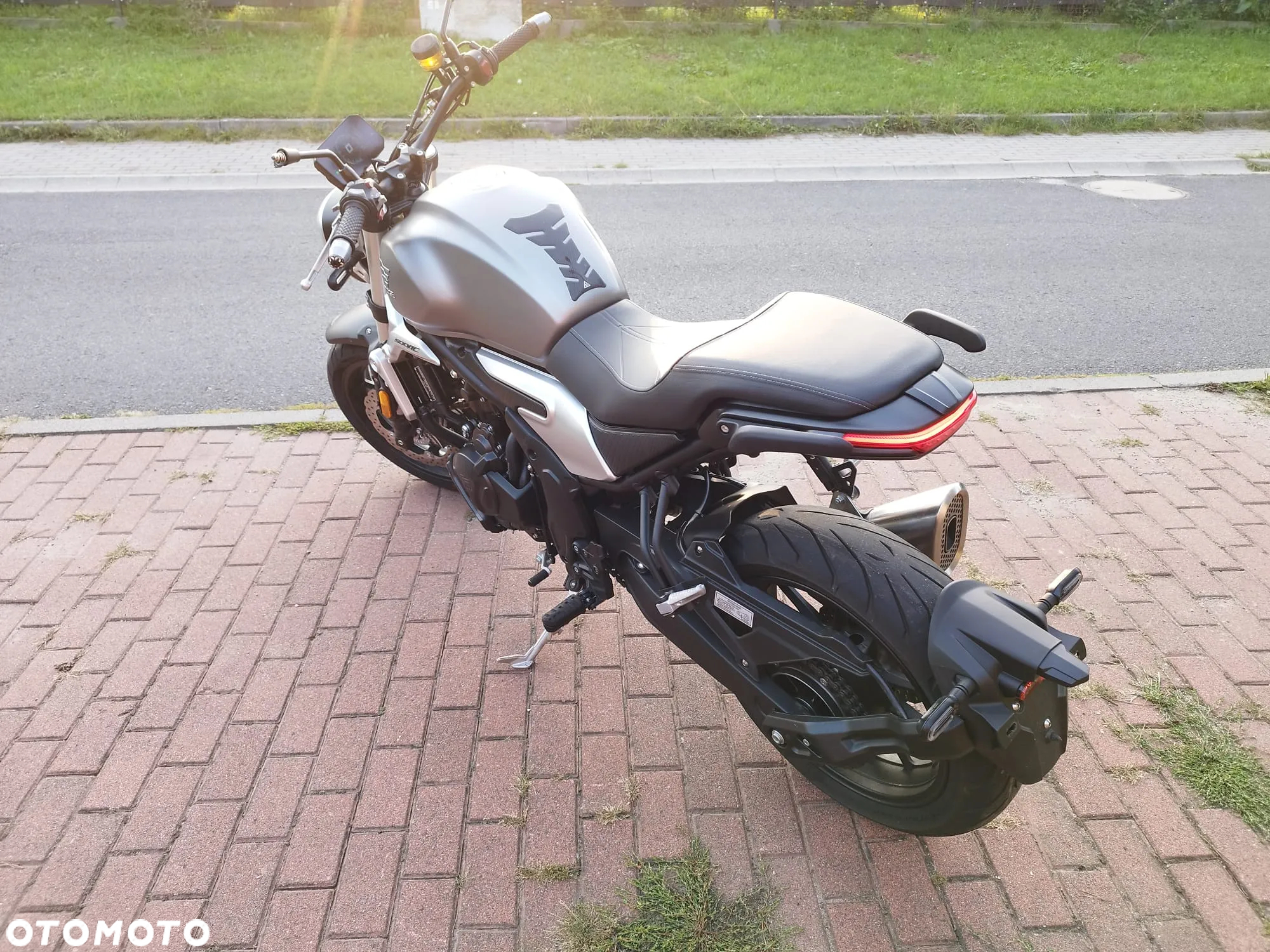 VOGE 500AC - 9