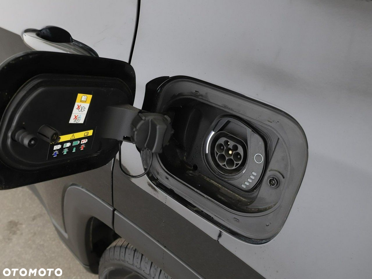 Jeep Compass 1.3 T-GDI 4xe PLUG-IN HYBRID Automatik Limited - 40