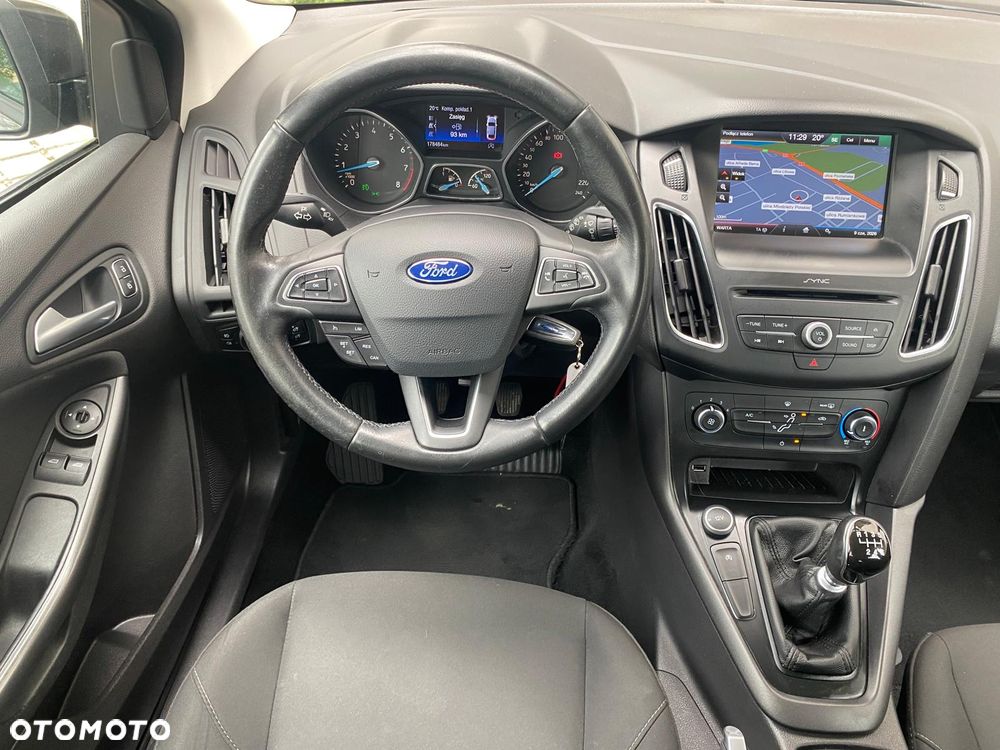 Ford Focus 1.0 EcoBoost Titanium - 30