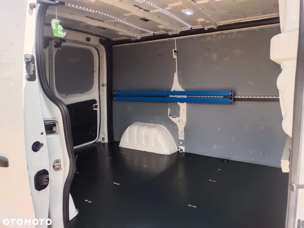 Renault Trafic - 12