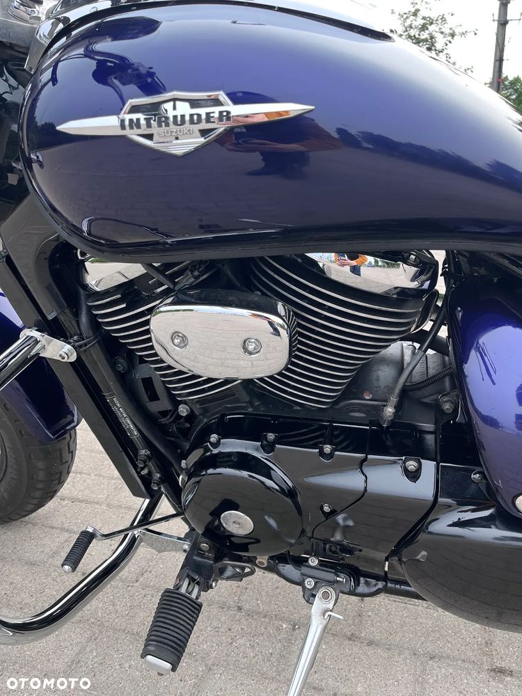 Suzuki Intruder - 10