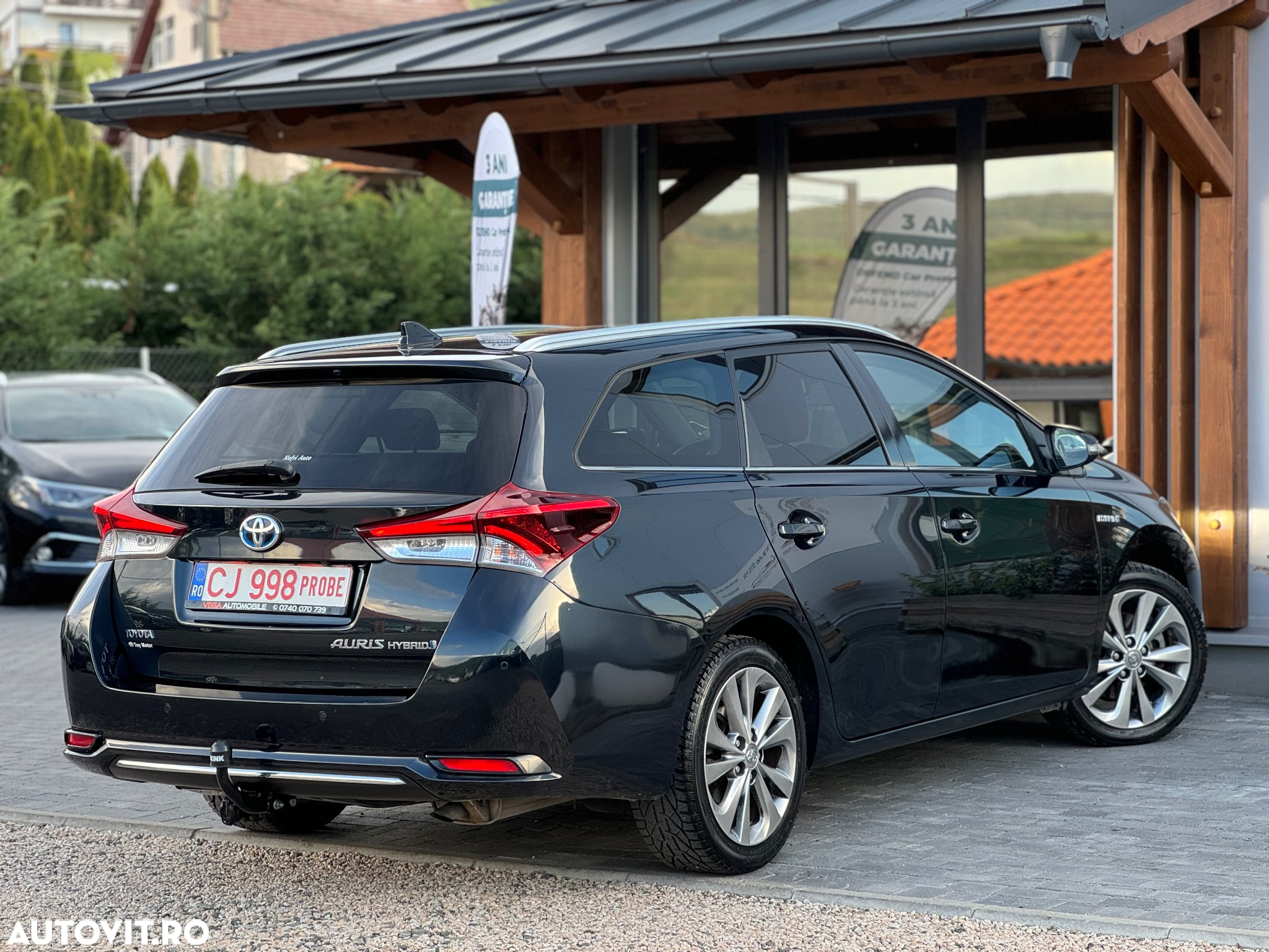 Toyota Auris 1.8 L VVT-i Hybrid Sol - 3